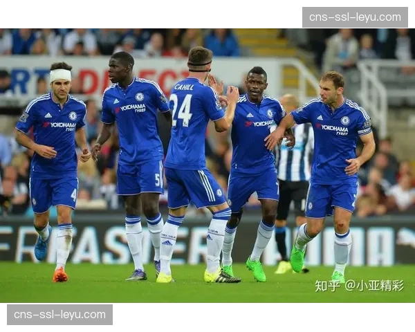 切尔西中卫引援目标锁定拉克鲁瓦和范赫克